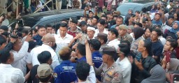 Disambut Ribuan Warga, Dedi Mulyadi Sambangi Beber Cirebon Resmikan Program Ini!