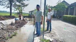 Pemerintah Desa Trawasan Realisasikan Pembangunan Tembok Penahan Tanah Demi Keselamatan Warga