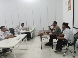 Kapolsek Mundu Hadiri Kegiatan Peningkatan Kapasitas Aparatur Pemerintah Desa Citemu di PLTU Cirebon