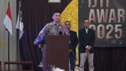 Kapolres Cirebon Kota Raih Penghargaan Tokoh Humanis dan Bermasyarakat dalam IJTI Award 2025