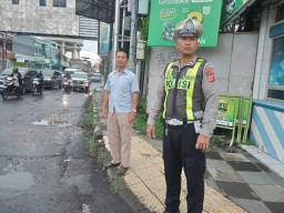 Polisi Hadir di Tengah Kesibukan Warga, Polsek Utbar Gelar Gatur Pagi di Titik Rawan Macet