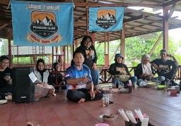 Jelang Anniversary ke-2, Komunitas Pendaki U50 Jawa Timur Gelar Kopdar di Pulau Garam Madura