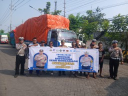 Sosialisasi ODOL di Prapat Kurung: Upaya Satlantas polres Tanjung Perak Cegah Kerusakan Jalan dan Kecelakaan
