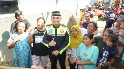 Kapolri Serahkan Hewan Qurban untuk Warga Pesisir Cirebon Kota, Wujud Kepedulian Polri di Hari Raya Idul Adha