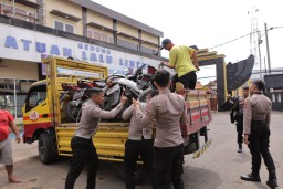 Polres Lamongan Amankan Ratusan Motor Konvoi yang Langgar Aturan Lalu Lintas