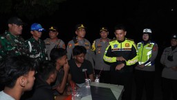 Kapolres Cirebon Kota Pimpin Patroli Edukasi Jam Malam, Wujudkan Generasi Panca Waluya Jawa Barat Istimewa