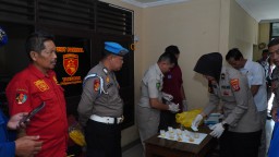 Polres Cirebon Kota Laksanakan Tes Urine Dadakan untuk Pastikan Personel Bebas Narkoba