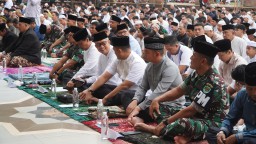 Kapolres Cirebon Kota Bersama Forkopimda Laksanakan Salat Idul Adha di Masjid Raya At-Taqwa