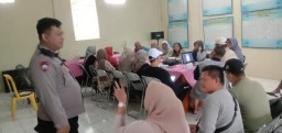 Bhabinkamtibmas Polsek Lemahwungkuk Sambangi Panitia Gebyar PAUD Kelurahan Kasepuhan