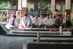 Bupati, Kapolres Bersama Ansor Jombang Kota Kampanyekan Safety Riding dan Ziarah Ulama
