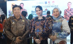 Bupati dan Ketua Dekranasda Jombang Dukung Batik Lokal di BWBF 2025
