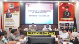 Propam Polda Jabar Gelar Pembinaan Pemulihan Profesi di Polres Cirebon Kota, Dorong Tekad Perubahan Personel