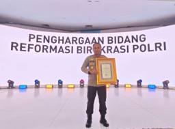 Polres Lamongan Raih Dua Penghargaan Tersebut Yakni Pelayanan Prima Dan Pembangunan Zona Integritas