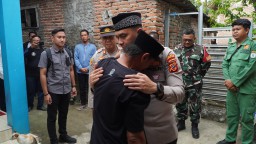 Kapolres Cirebon Kota Tunjukkan Kepedulian, Kunjungi Keluarga Korban Longsor Galian C di Argasunya