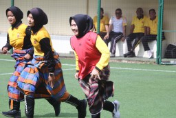 Semarak Lomba Kreatif HUT Bhayangkara Ke 79,Futsal Sarungan Meriahkan Lapangan Polda Jabar