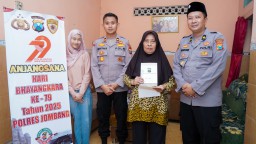 Sambut HUT Bhayangkara ke-79 Tahun 2025, Polres Jombang Kunjungi Anggota Yang Sakit, Purna Polri dan Warakawuri