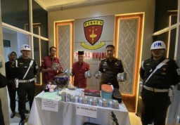 Kejati Lampung Sita Uang Rp 559 Juta hingga Sertifikat Tanah dalam Penggeledahan Kantor Bank BUMN di Pringsewu