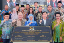 Bersama Ketua DPD RI , Gubernur Khofifah Resmikan Kantor DPD RI Jatim, Kini Saluran Aspirasi Masyarakat Lebih Dekat