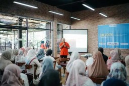 Dari Pasar ke Ponsel: Transformasi Digital UKM Kuningan