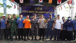 Wujud Sinergitas, Kapolres Cirebon Kota Hadiri Karya Bhakti TNI AL Tahun 2025 di Pantai Mundu