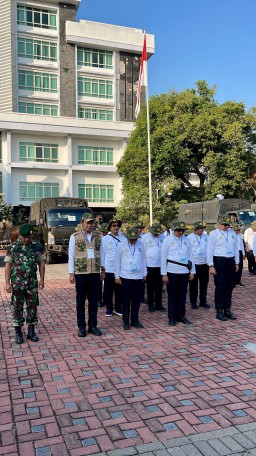 Bupati Memberangkatkan Camat Dan OPD Ikuti Retreat Ke Madivif 2 Kostrad Kompleks
