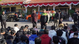 Polres Cirebon Kota Gencarkan Operasi Malam, Bubarkan Balapan Liar dan Tangkap Puluhan Remaja