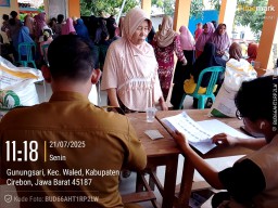 Pembagian Bantuan Pangan Beras DTSN Tahap Bulan Juni dan Juli Tahun 2025 