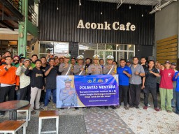 Polantas Lamongan Menyapa Komunitas Roda Dua dan Empat di Aconk Cafe