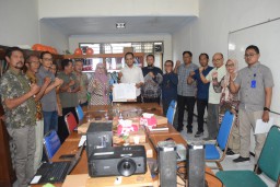 Perhutani Jombang Bersama CV Sarana Prima Bersama Tandatangani PKS Agroforestry Tebu