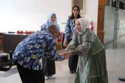 Pesan Hangat Yuliati Nugrahani Iringi Grand Final Duta Genre Jombang 2025