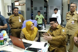 Bupati Warsubi Sidak Dinas Perkim: Data RTLH Harus Akurat, Jangan Asal Masukkan Nama