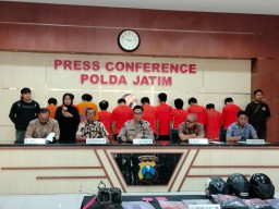 Sindikat Curanmor Diringkus, Polda Jatim Amankan 12 Tersangka Beserta Mobil dan Belasan Roda 2