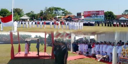 Kecamatan Waled Mengadakan Upacara 17 Agustus Ke-80 Lapangan Waled Kota.