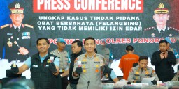 Polres Ponorogo Ungkap Produksi Obat Ilegal, Ribuan Botol Diamankan