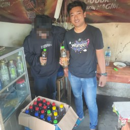 Satresnarkoba Polres Cirebon Kota Sita Puluhan Botol Miras di Lemahwungkuk