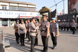 Polres Lamongan Gelar Upacara Sertijab Kapolsek Brondong, Kapolsek Kembangbahu, dan Kasikum