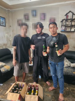 Sat Resnarkoba Polres Cirebon Kota Sita Miras Berbagai Merk di Kalijaga
