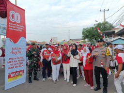 Pemdes Mundupesisir Kecamatan Mundu Gelar Jalan Sehat Meriah, Semarakkan HUT RI ke-80