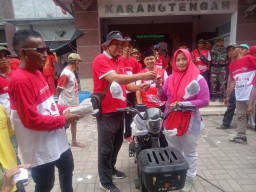 Pemerintah Desa Karangtengah Menggelar Jalan Sehat Berhadiah Sepeda Motor