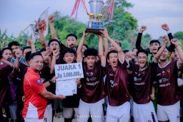 Final Sepak Bola Tim Sepakbola Putra Dangdeur Vs Tim Legontuk Desa Penpen Meriah