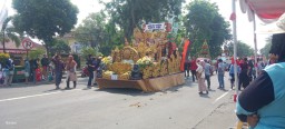 Cabang Dinas Pendidikan Ikuti Karnaval Mobil Hias Kabupaten Jombang 2025