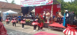 Semarak Karnaval Desa Mojongapit Meriahkan HUT RI ke-80
