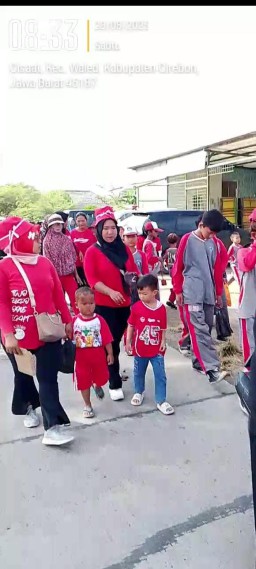 Jalan Santai Memeriahkan HUT RI ke-80 Desa Cisaat Kecamatan Waled Kabupaten Cirebon
