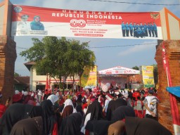 Desa Cibogo Kecamatan Waled Peringati HUT RI ke-80 dengan Gerak Jalan Santai