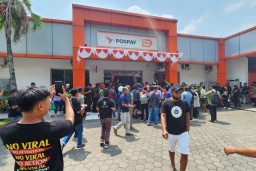 Dua Hari Jelang Bupati Sudewo Diperiksa, Warga Pati Kirim 2.500 Surat ke KPK