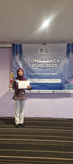 Siswi MAN 7 Jombang Raih Juara 2 Lomba Baca Puisi Nasional