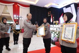 Kapolda Jatim dan Ibu Asuh Polwan Beri Pesan Khusus Diacara Tasyakuran Hari Jadi Polisi Wanita ke-77