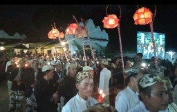 Tradisi Panjang Jimat Meriahkan Maulid Nabi Muhammad SAW di Keraton Kasepuhan Cirebon