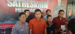 Polres Jombang Berhasil Amankan Penjual Minuman Keras Jenis Arak