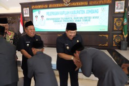 Kabupaten Jombang Berangkatkan Kafilah MTQ ke Jember, Bupati Warsubi Targetkan Juara Umum